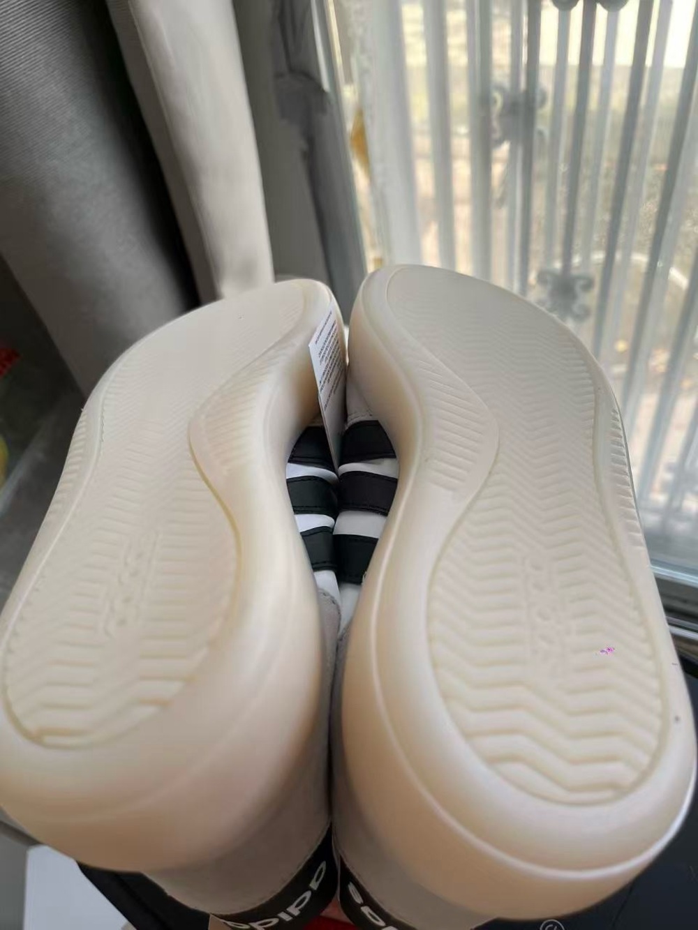 adidas Men’s White Sneakers with Black 3-Stripes and Beige Accents - Picture 4 of 4